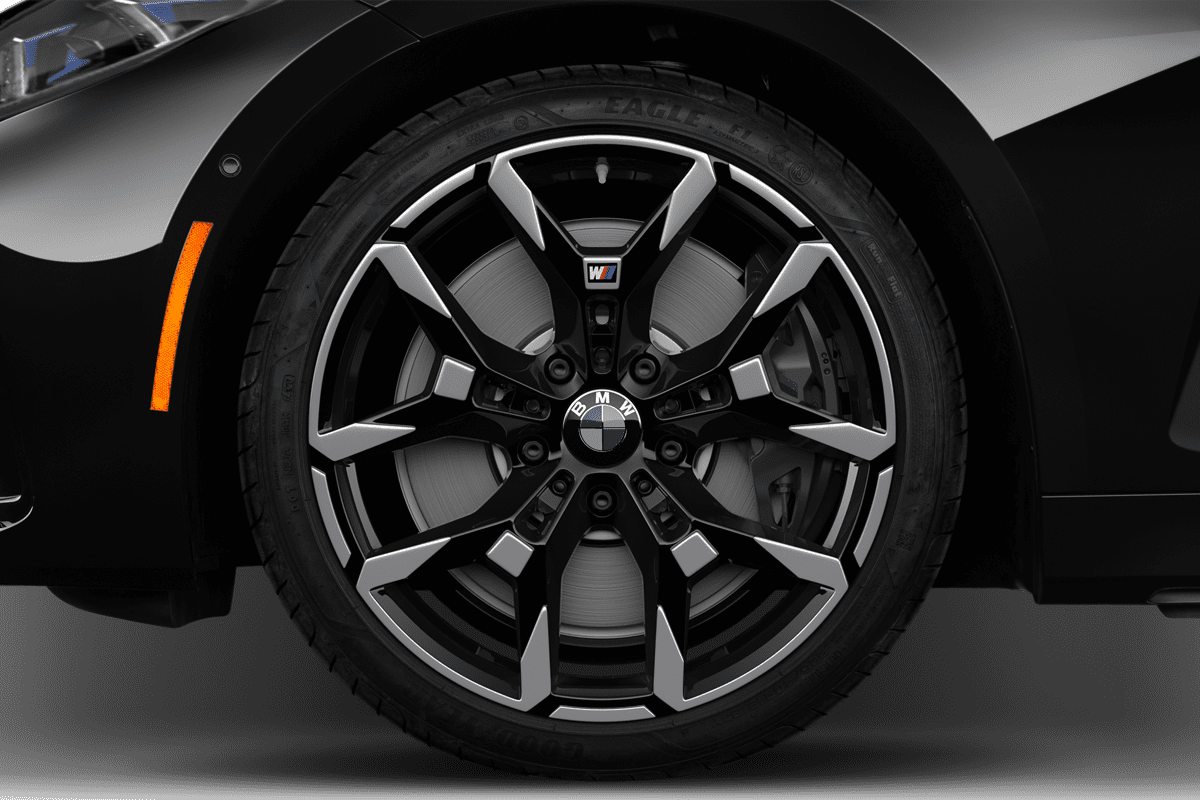 Radkappe oder Felge eines BMW 4er Cabrio 