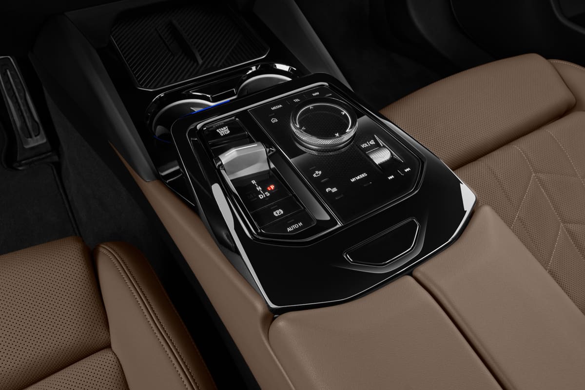 Schaltknüppel eines BMW 5er Limousine Plug-in-Hybrid