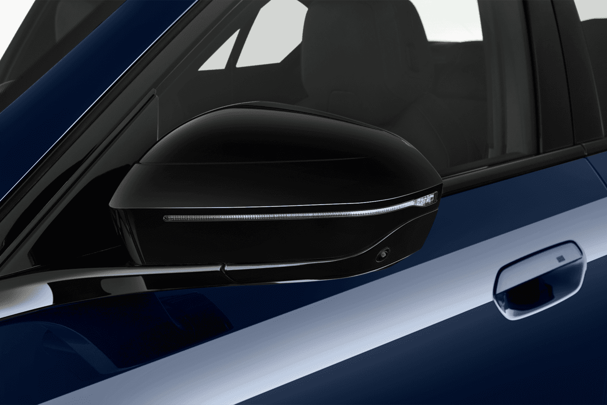 Rückspiegel eines BMW 5er Limousine