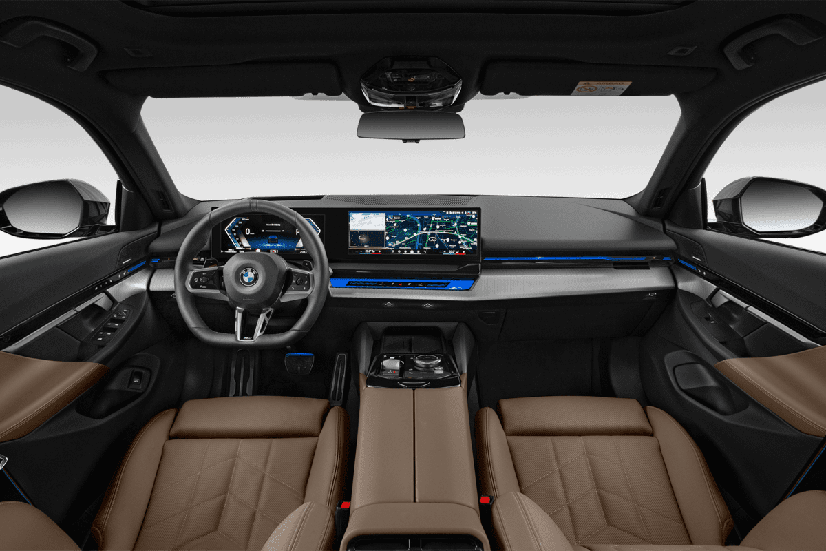 Armaturenbrett eines BMW 5er Limousine Plug-in-Hybrid 