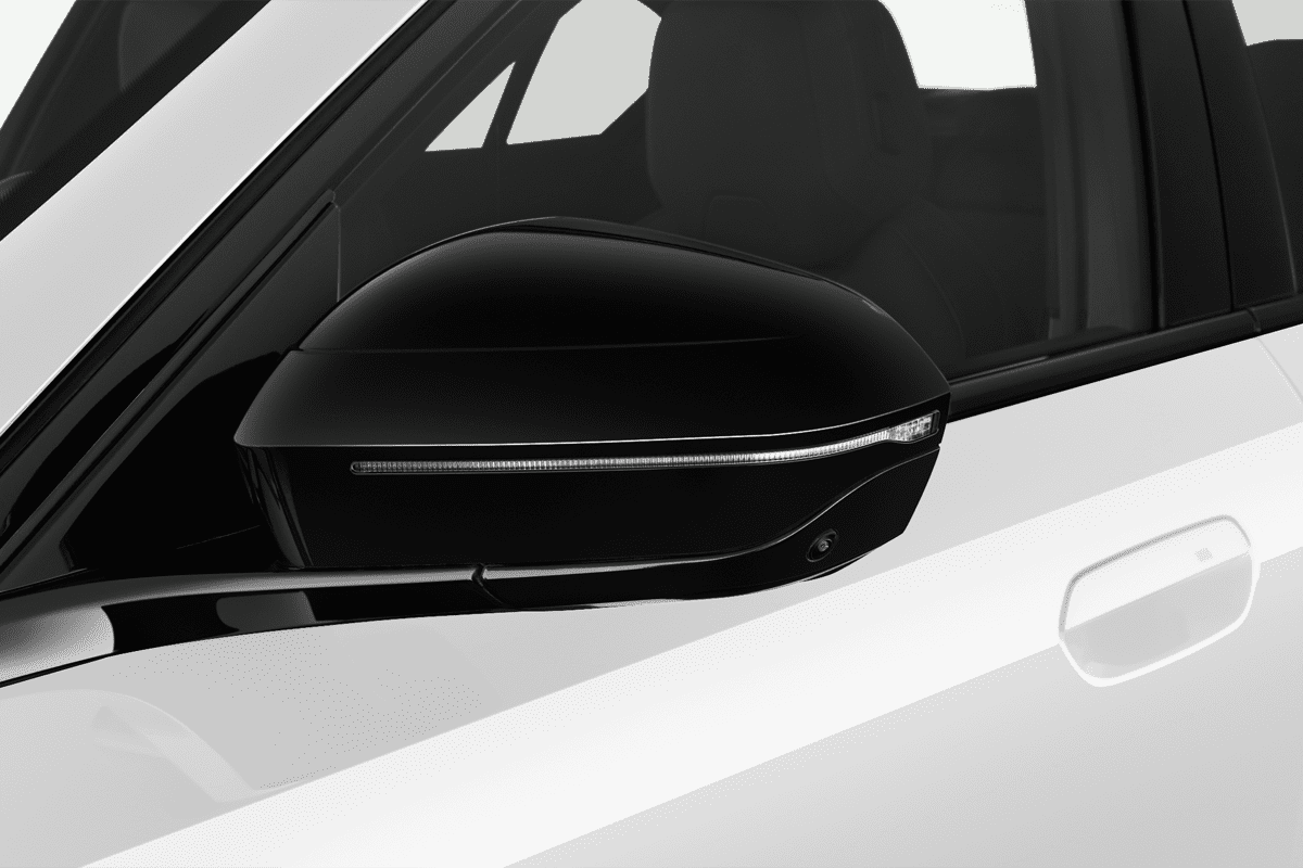 Rückspiegel eines BMW 5er Limousine Plug-in-Hybrid 