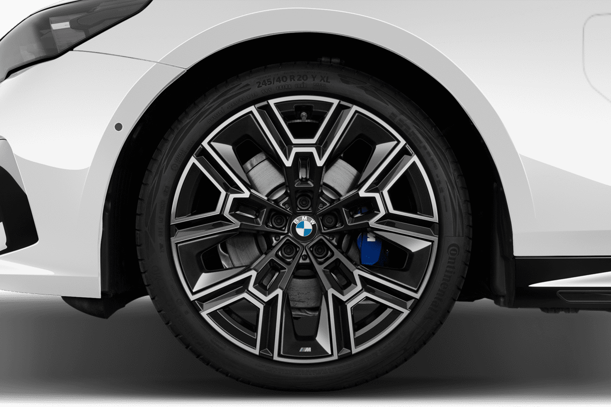 Radkappe oder Felge eines BMW 5er Limousine Plug-in-Hybrid 