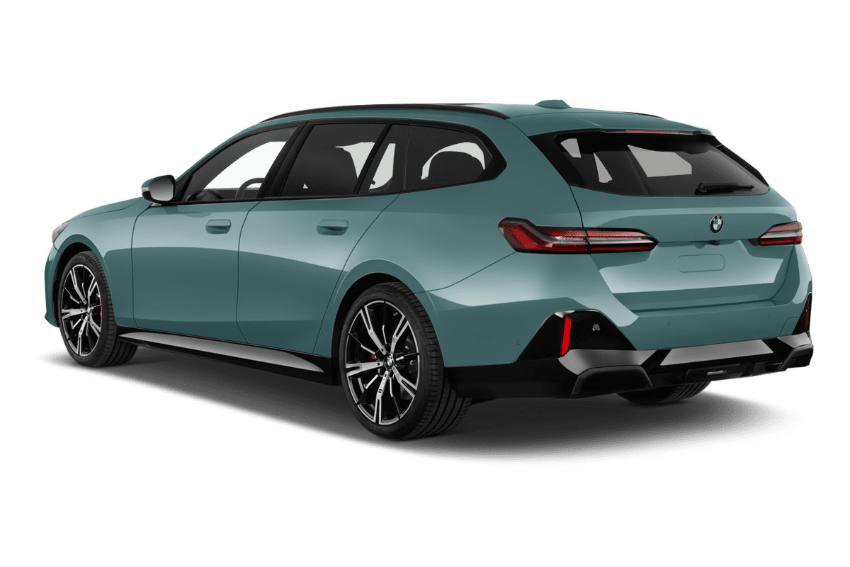 Schräge Heckansicht eines BMW 5er Touring , freigestellt