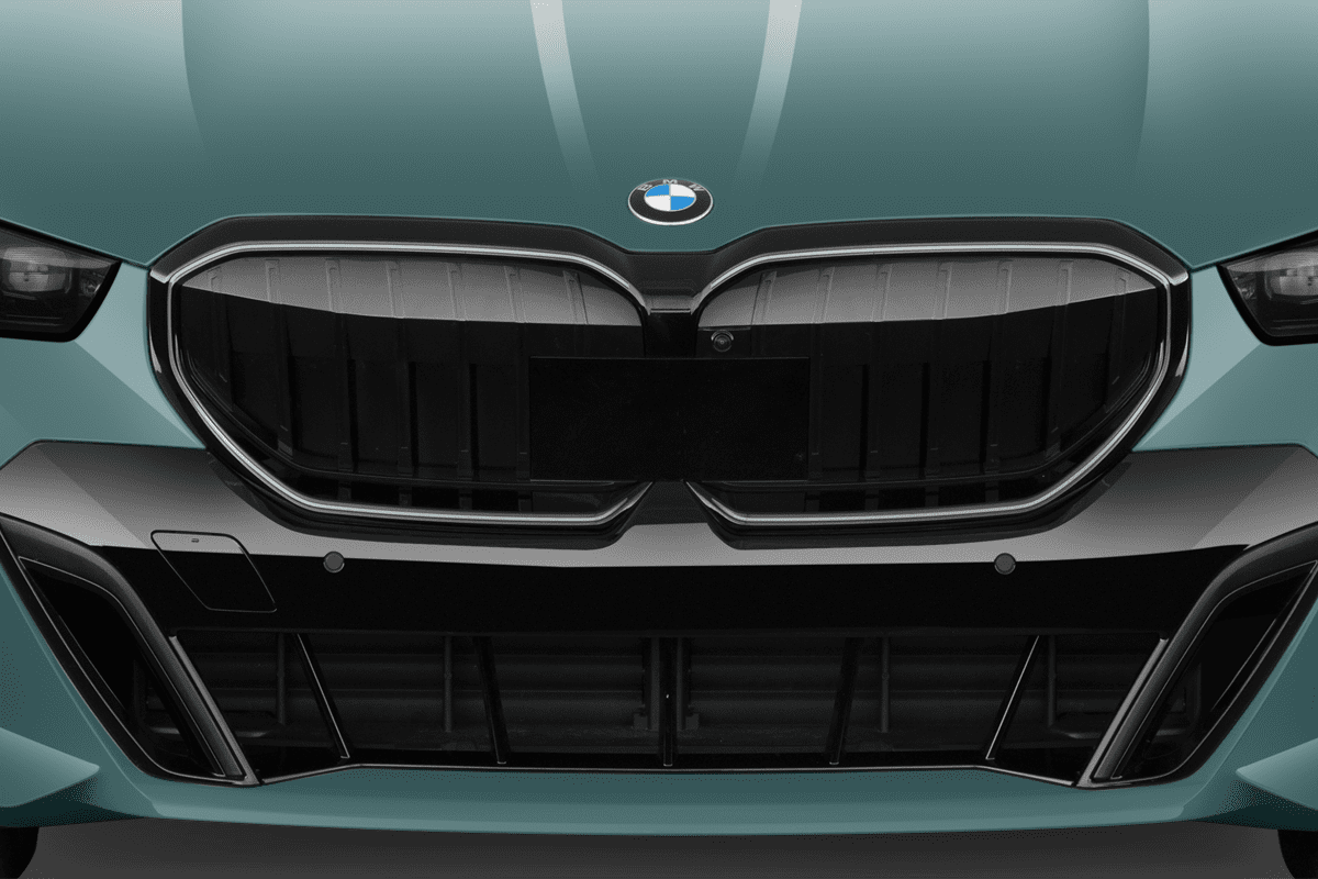Kühlergrill eines BMW 5er Touring 