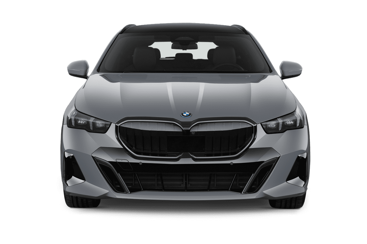 Frontansicht eines BMW 5er Touring Plug-in-Hybrid, freigestellt