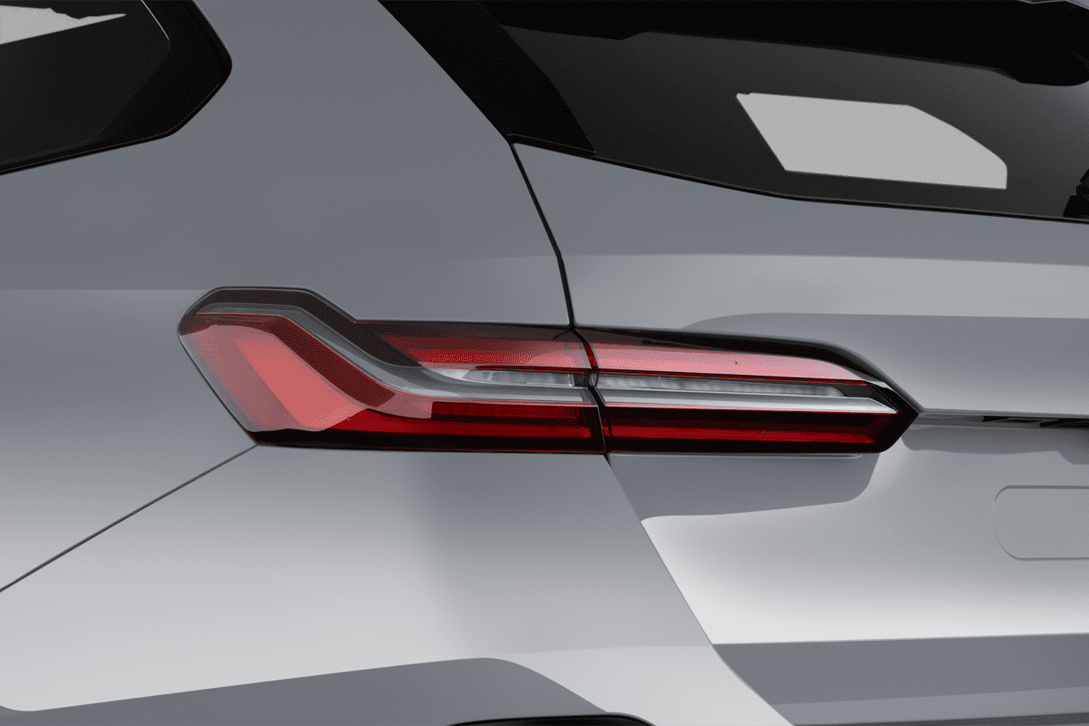 Heckleuchten eines BMW 5er Touring Plug-in-Hybrid