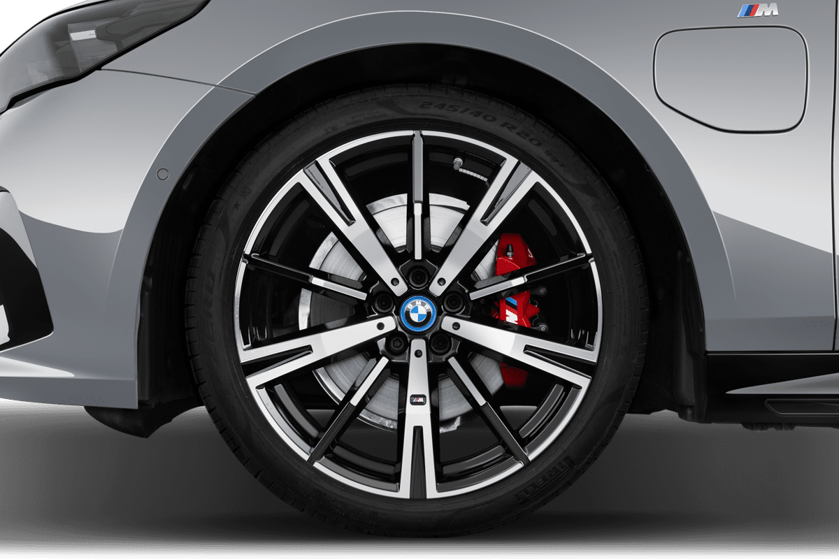 Radkappe oder Felge eines BMW 5er Touring Plug-in-Hybrid