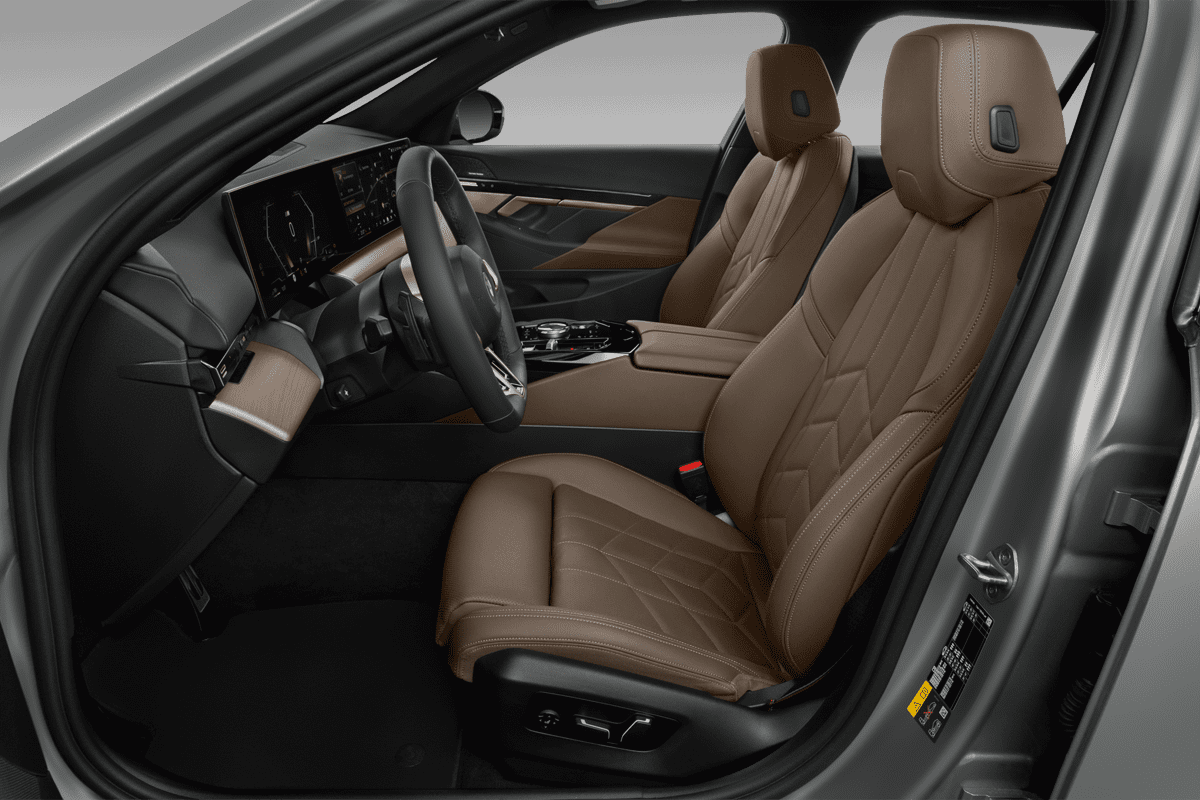 Vordersitze eines BMW 5er Touring Plug-in-Hybrid