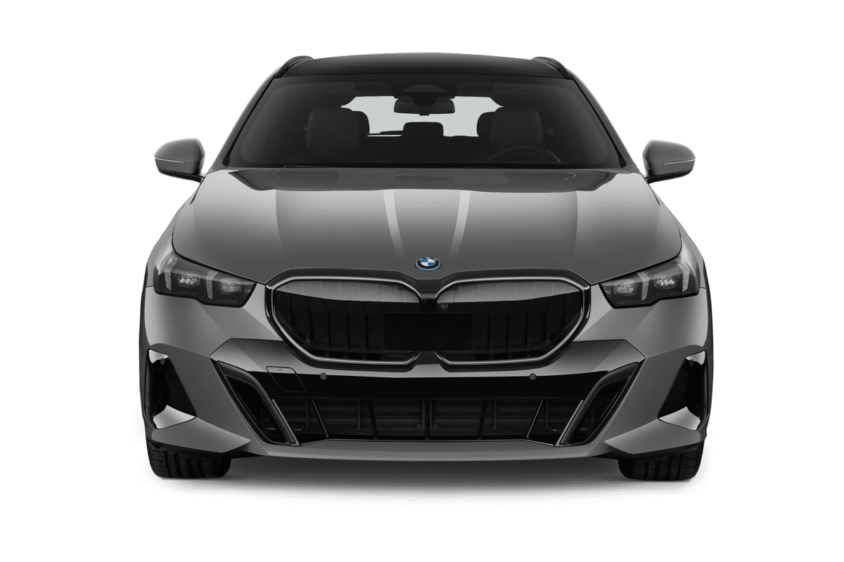 Frontansicht eines BMW 5er Touring Plug-in-Hybrid, freigestellt