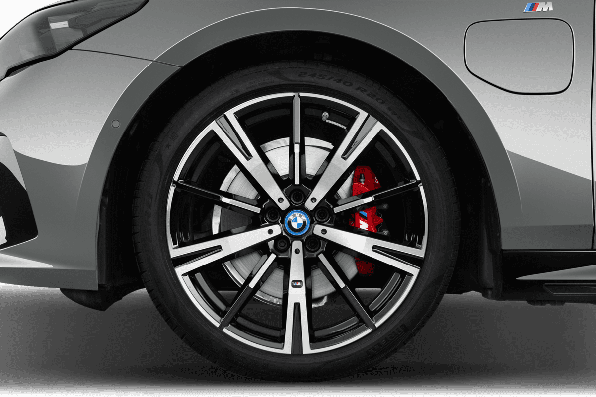 Radkappe oder Felge eines BMW 5er Touring Plug-in-Hybrid