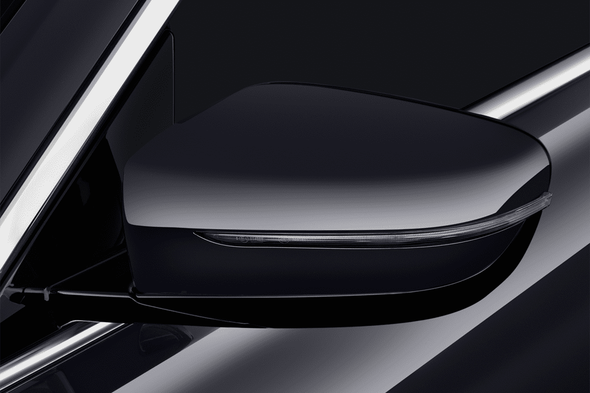 Rückspiegel eines BMW 6er Gran Turismo