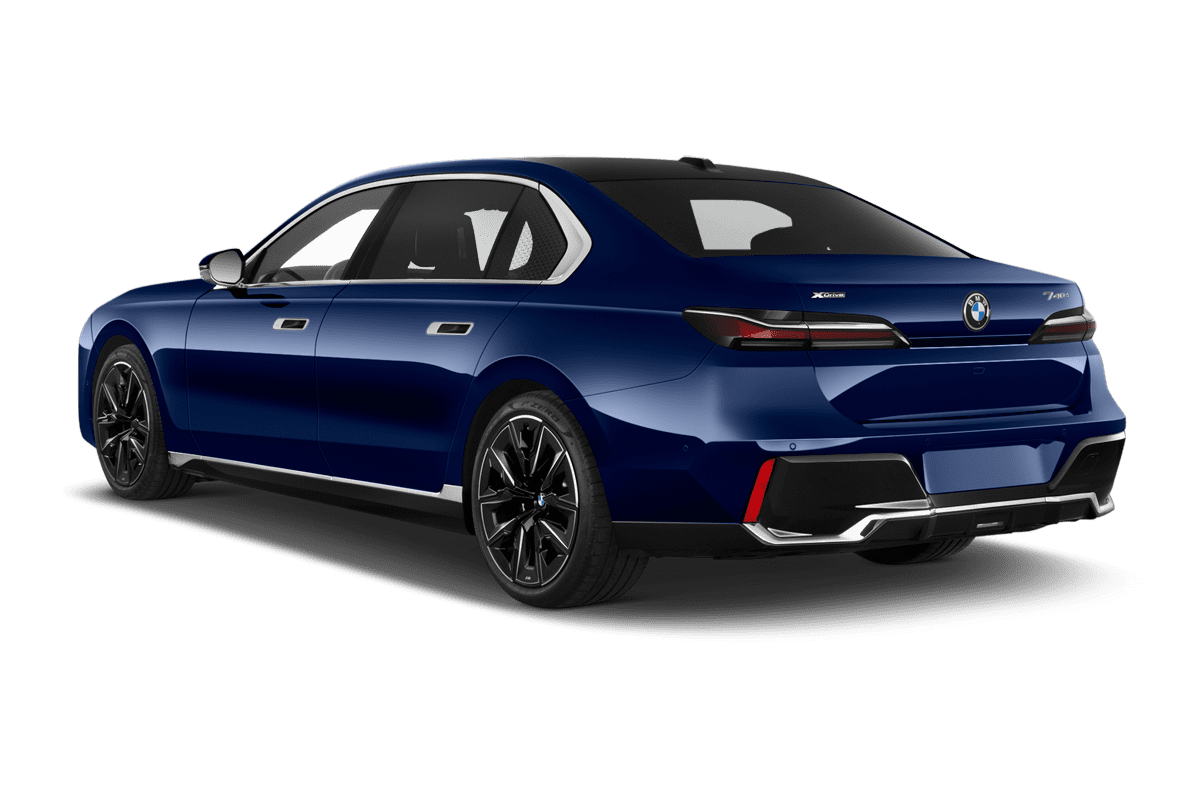 Schräge Heckansicht eines BMW 7er Limousine, freigestellt