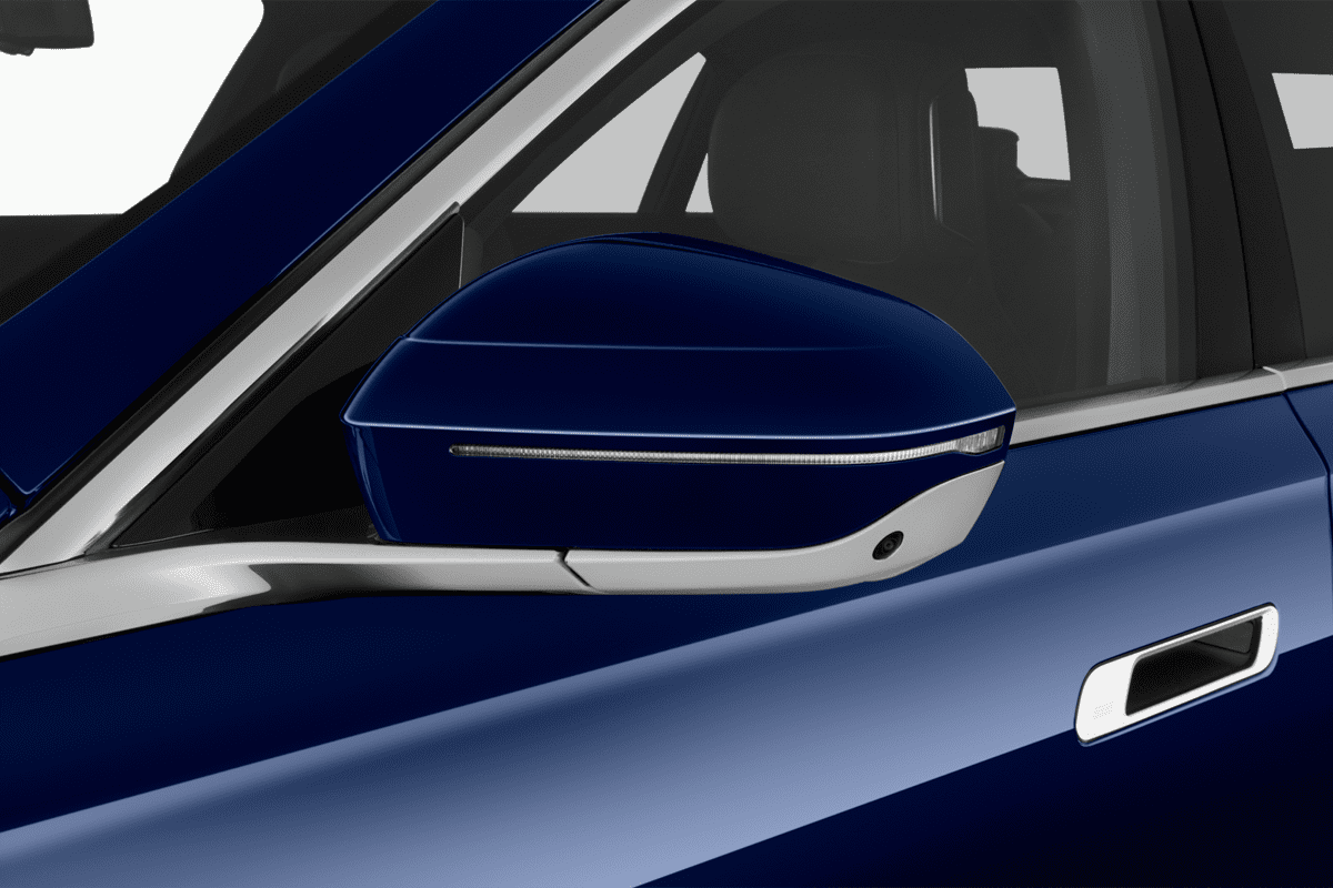 Rückspiegel eines BMW 7er Limousine