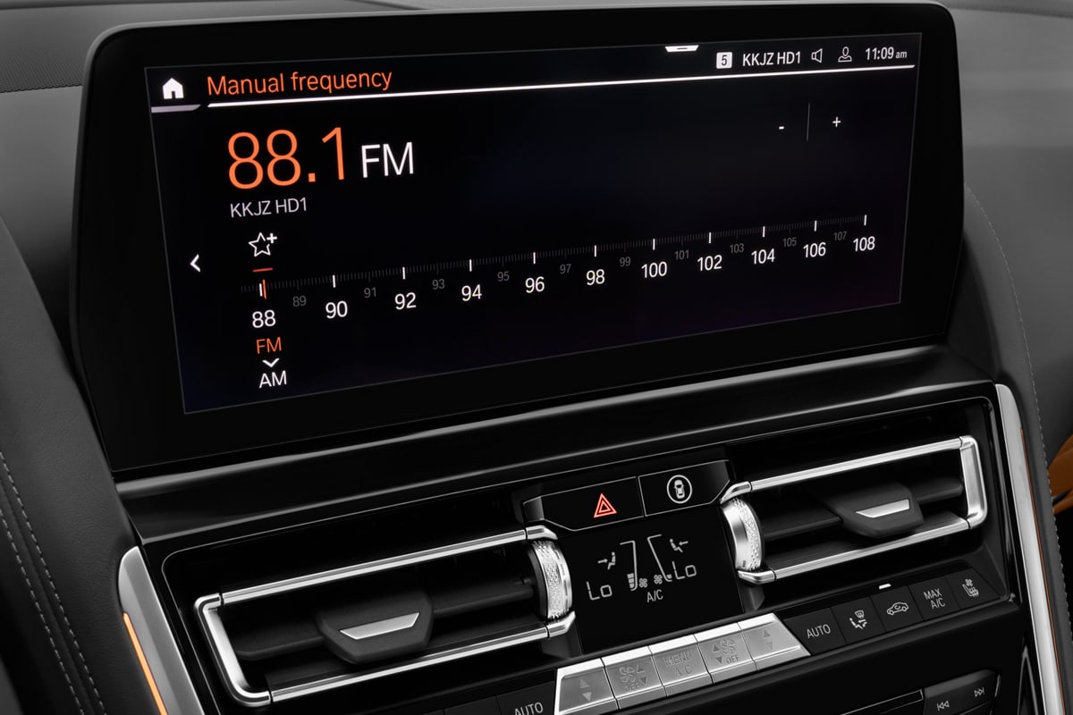 Audiosystem eines BMW 8er Coupé