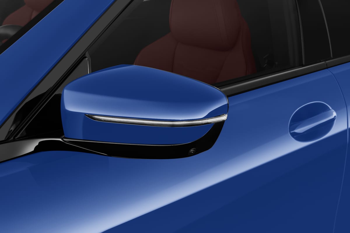 Rückspiegel eines BMW 8er Gran Coupé