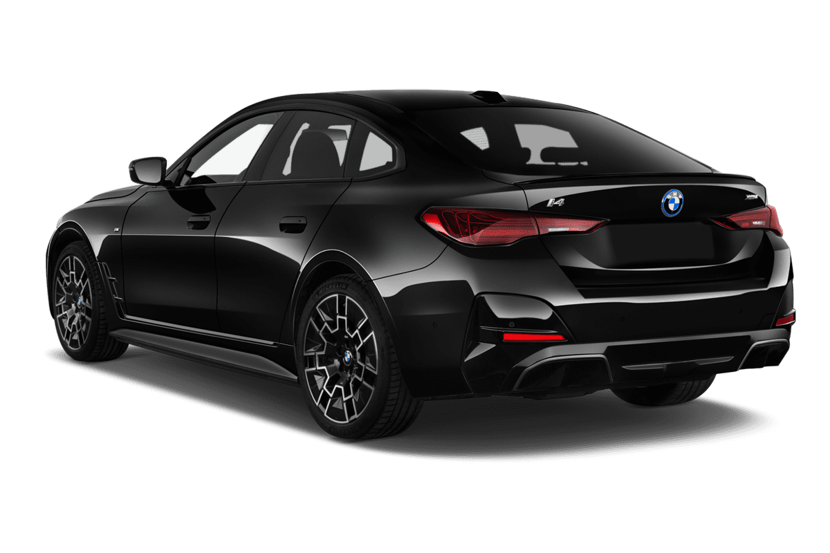 Schräge Heckansicht eines BMW i4, freigestellt