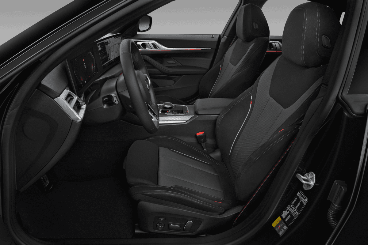 Vordersitze eines BMW i4