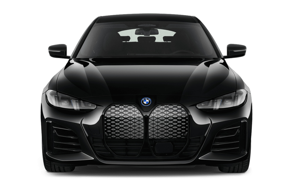 Frontansicht eines BMW i4, freigestellt