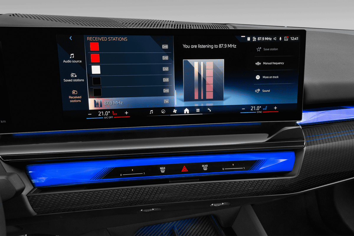 Audiosystem eines BMW i5 Limousine