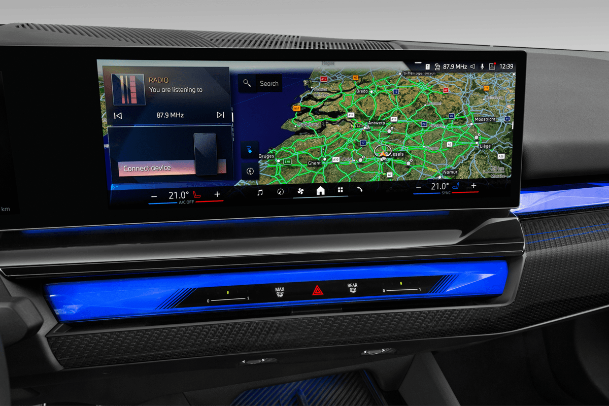 Mittelkonsole eines BMW i5 Limousine