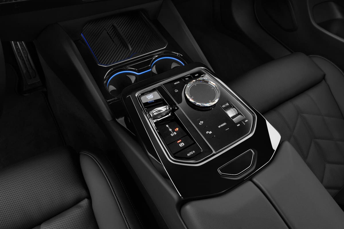 Schaltknüppel eines BMW i5 Touring