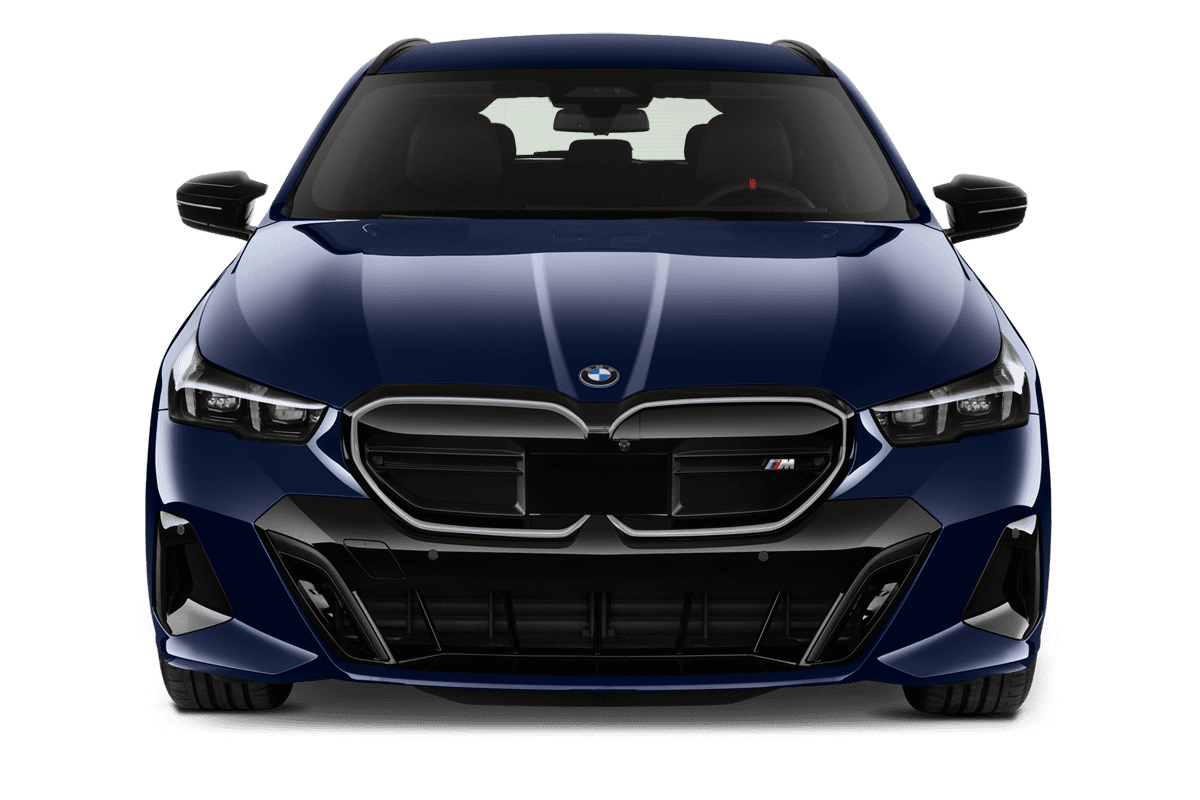 Frontansicht eines BMW i5 Touring, freigestellt
