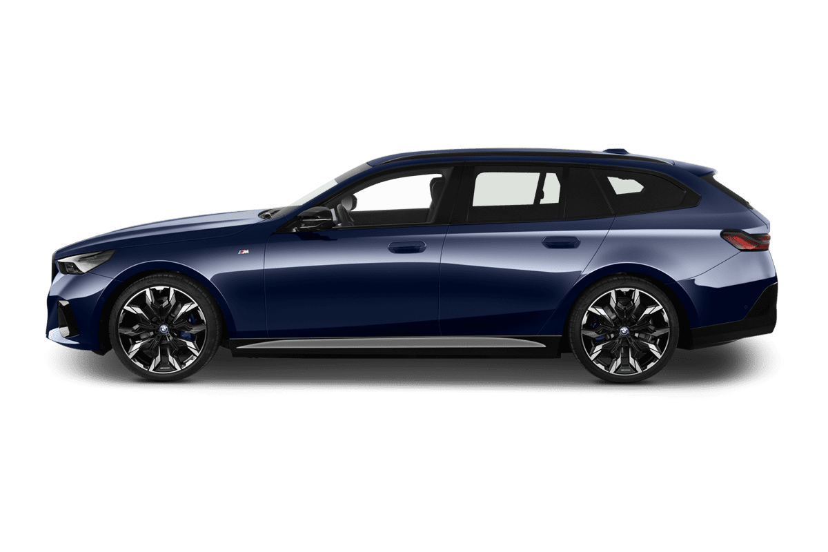 Seitenansicht eines BMW i5 Touring