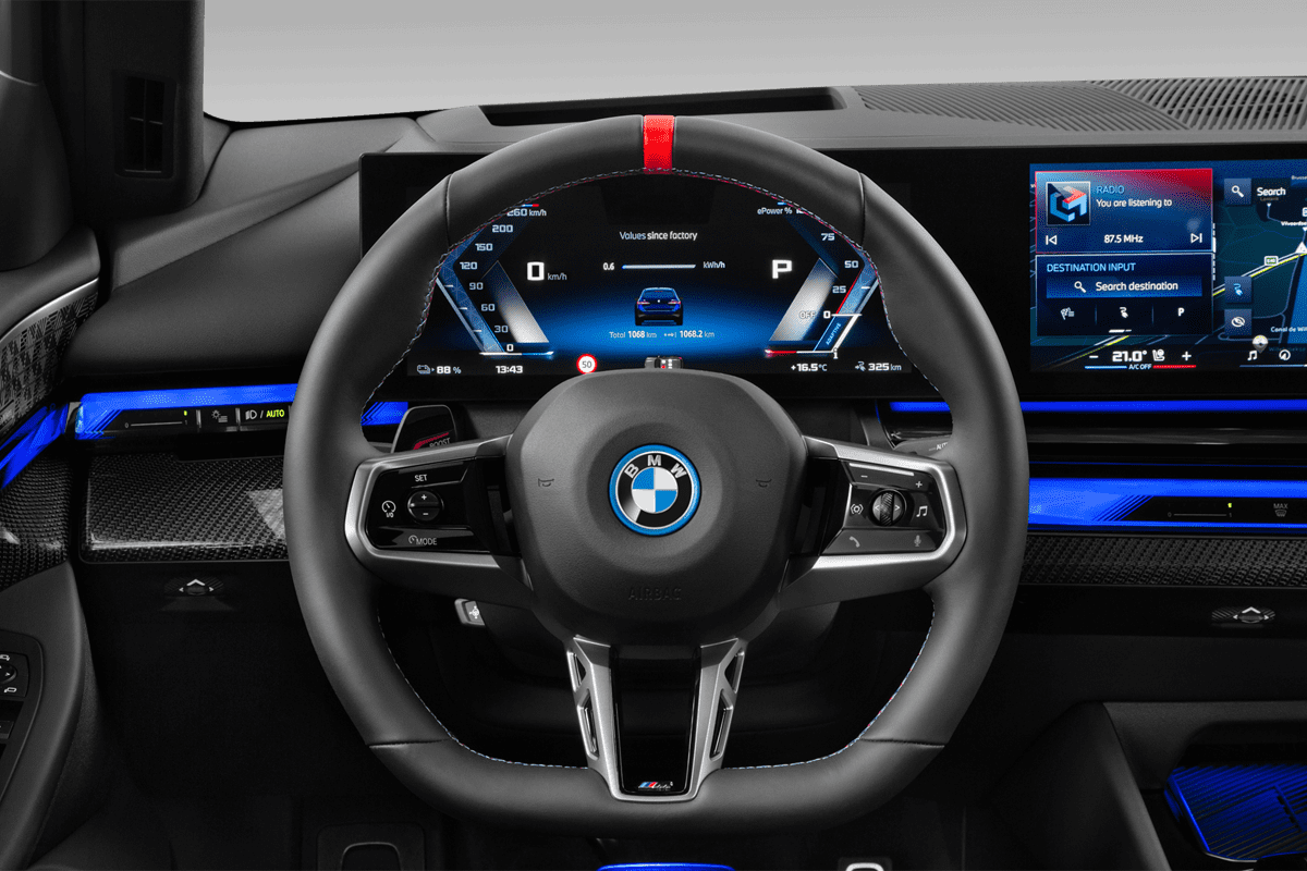Lenkrad eines BMW i5 Touring