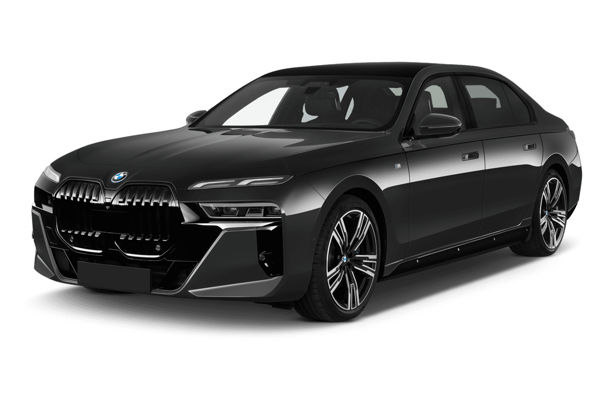 Schräge Frontansicht eines BMW i7, freigestellt