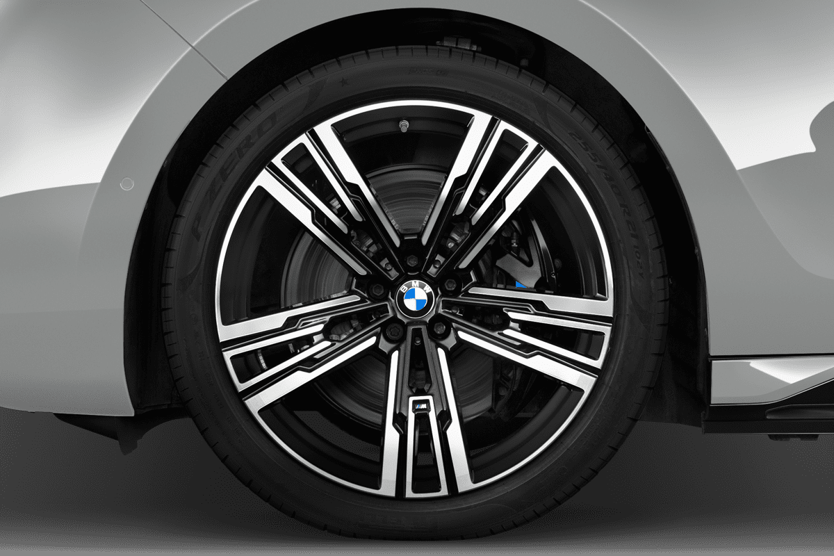 Radkappe oder Felge eines BMW i7