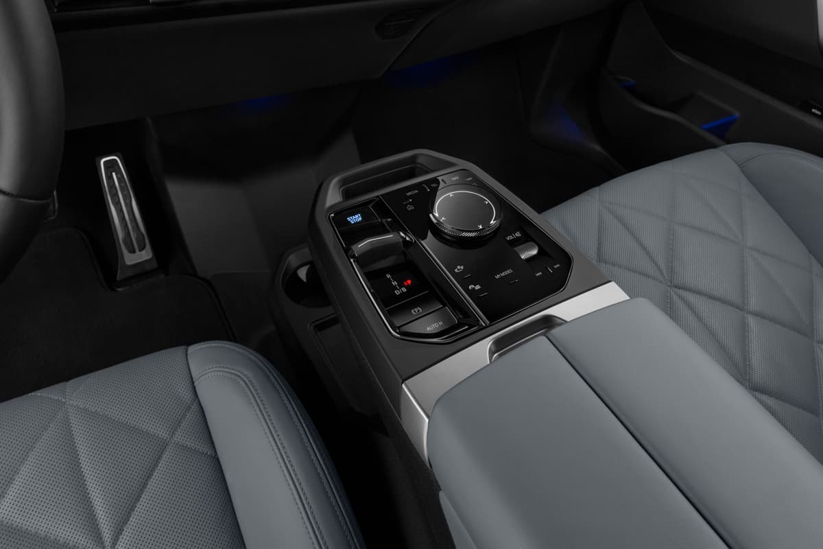 Schaltknüppel eines BMW iX