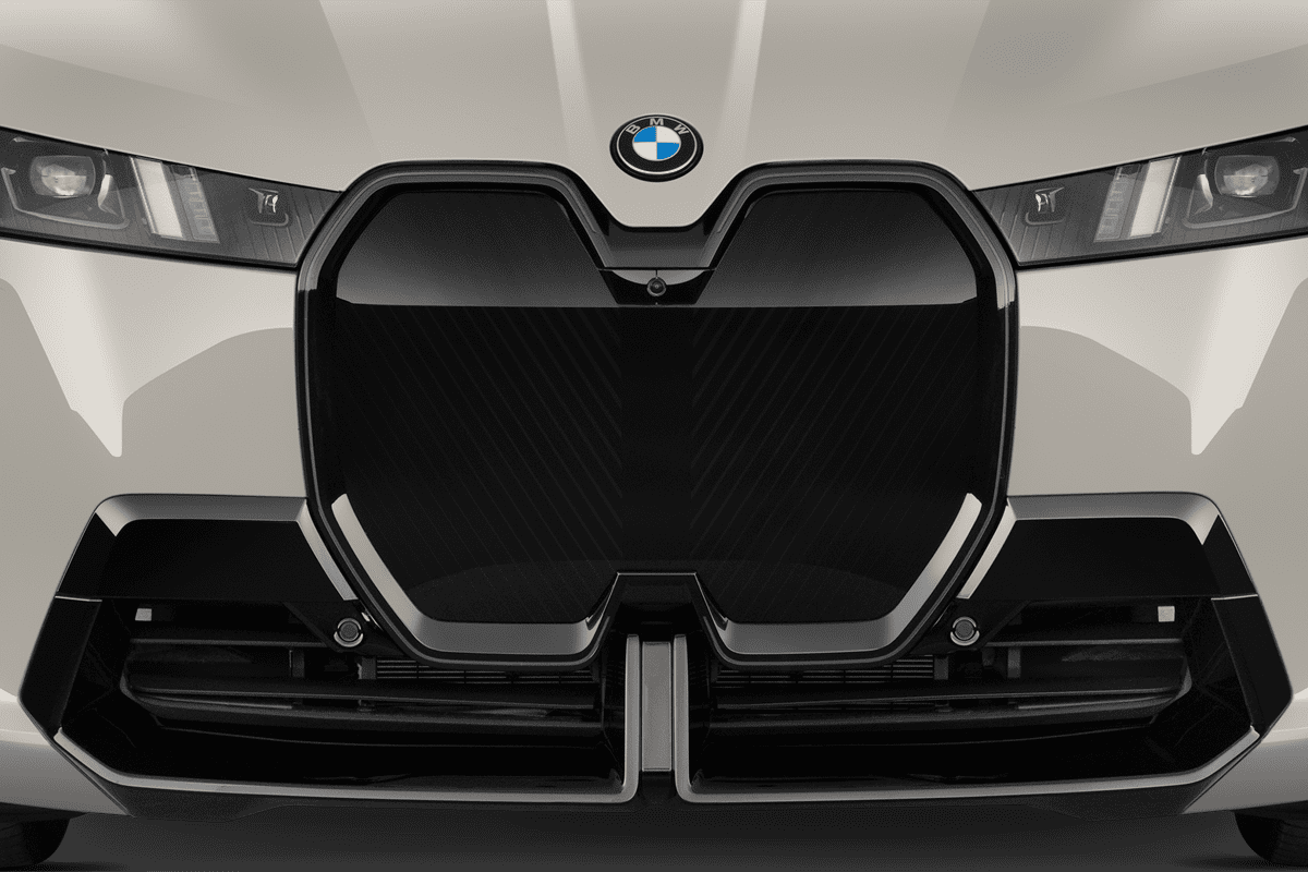 Kühlergrill eines BMW iX