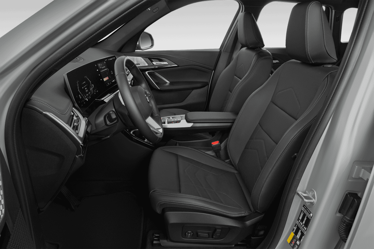 Vordersitze eines BMW iX1