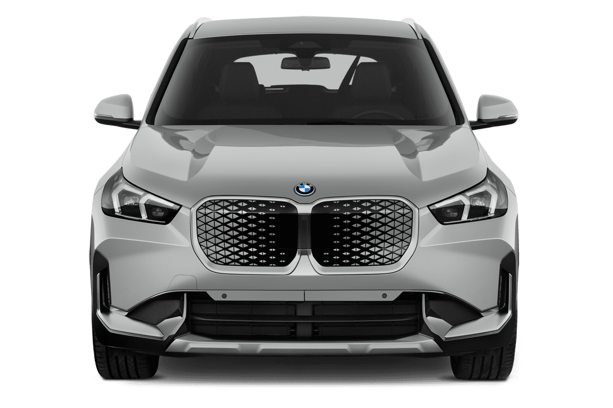 Frontansicht eines BMW iX1, freigestellt