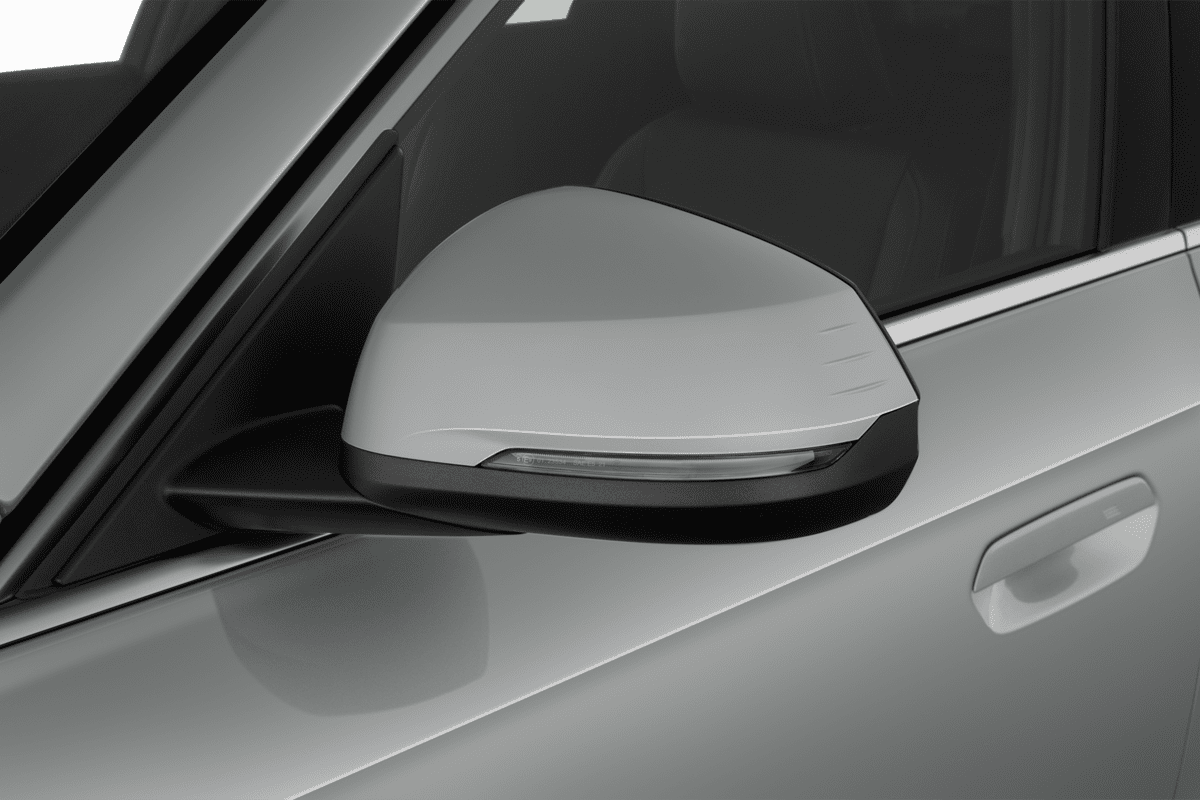 Rückspiegel eines BMW iX1