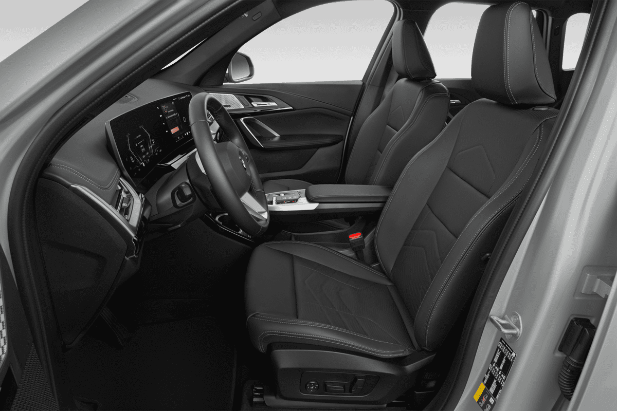 Vordersitze eines BMW iX1