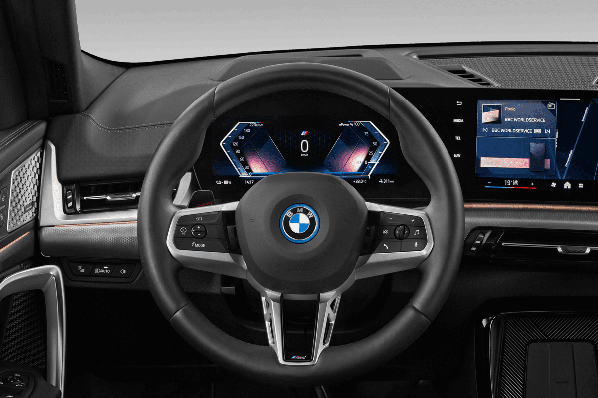 Lenkrad eines BMW iX2