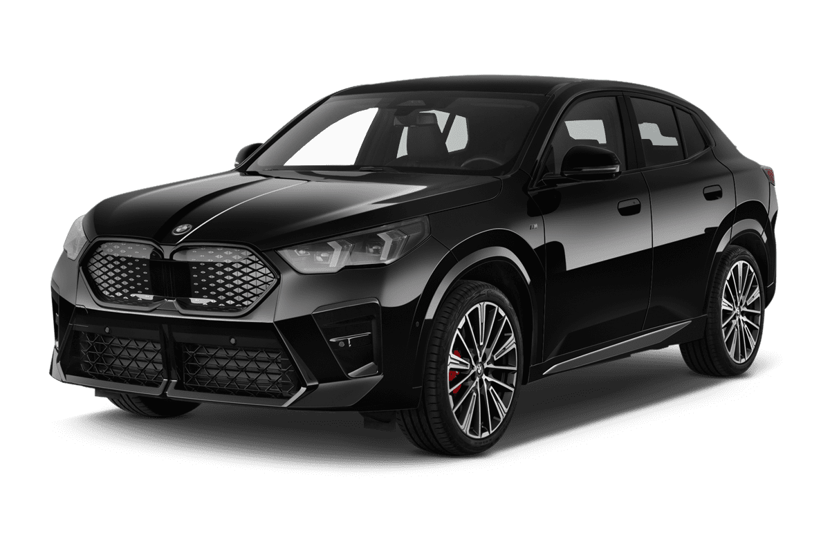 Schräge Frontansicht auf einen BMW ix2, freigestellt