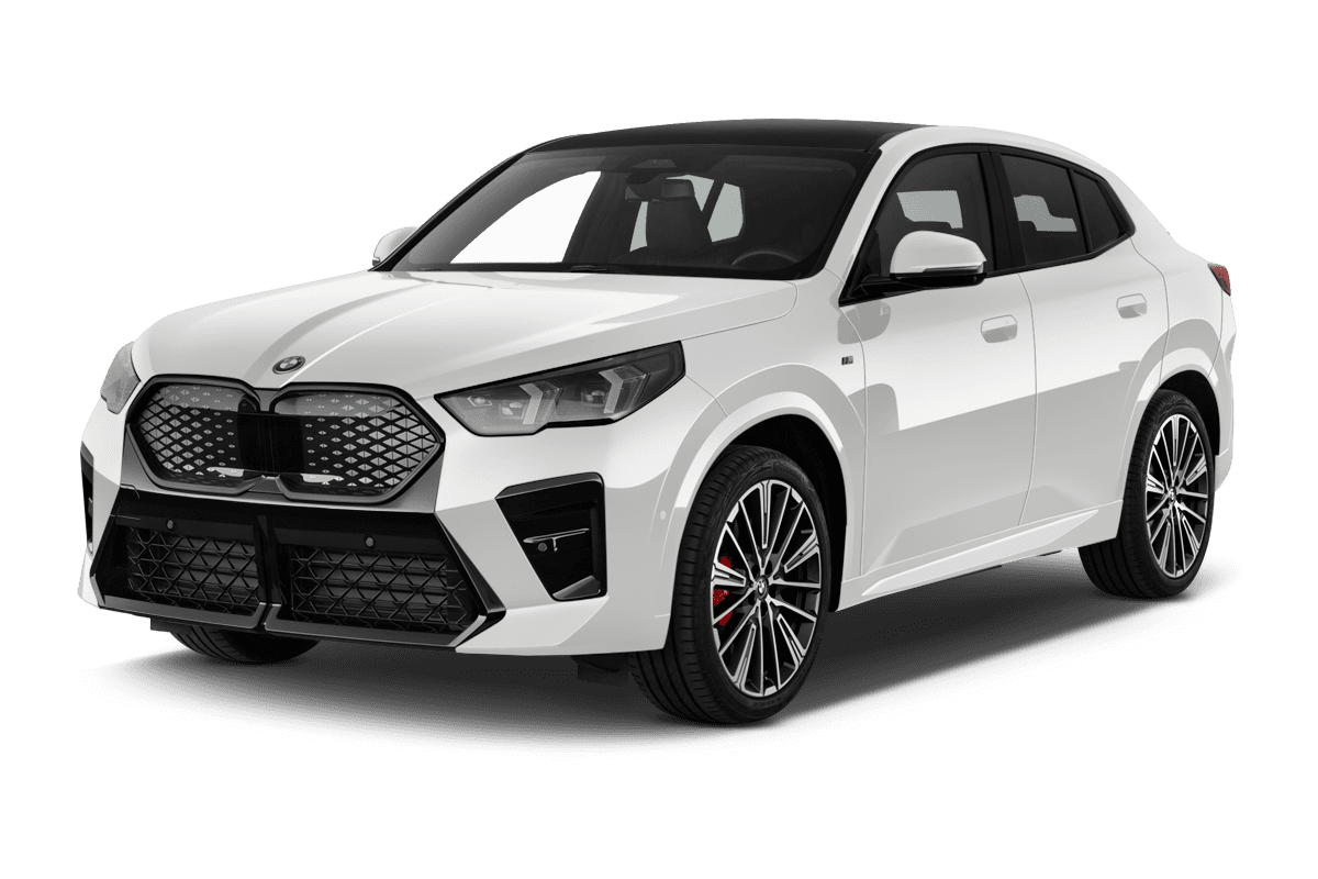 Schräge Frontansicht auf einen BMW ix2, freigestellt