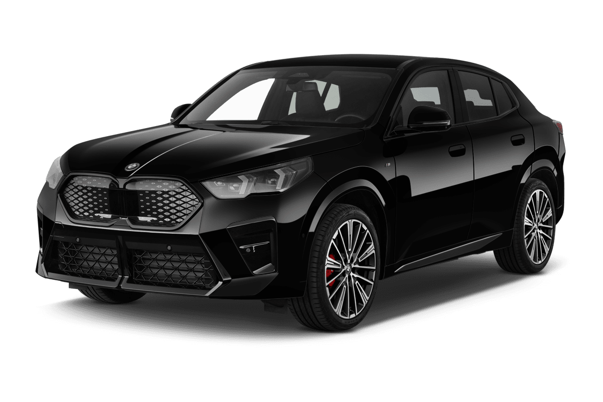 Schräge Frontansicht eines BMW iX2, freigestellt