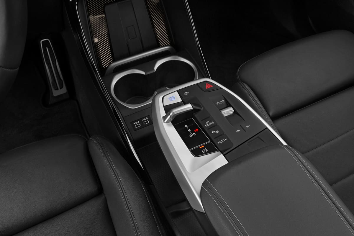 Schaltknüppel eines BMW iX2