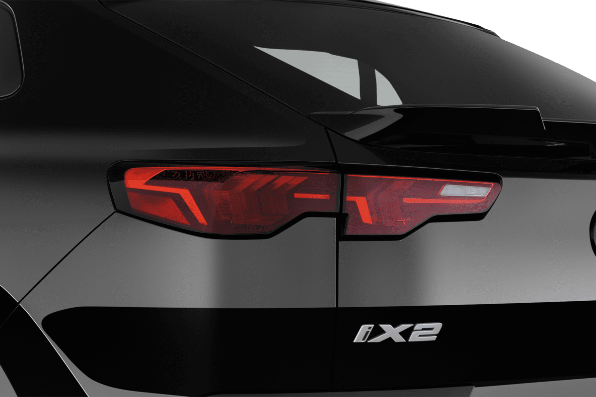 Heckleuchten eines BMW iX2