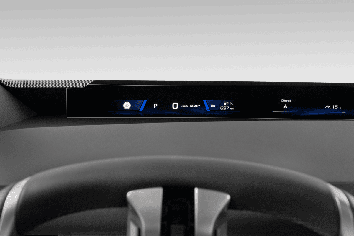 Kombiinstrument eines BMW iX3 (neues Modell)