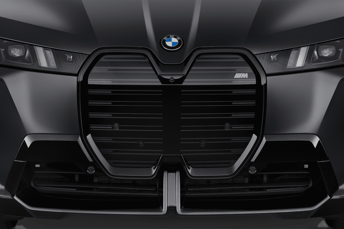 Kühlergrill eines BMW iX (KI-generiert)