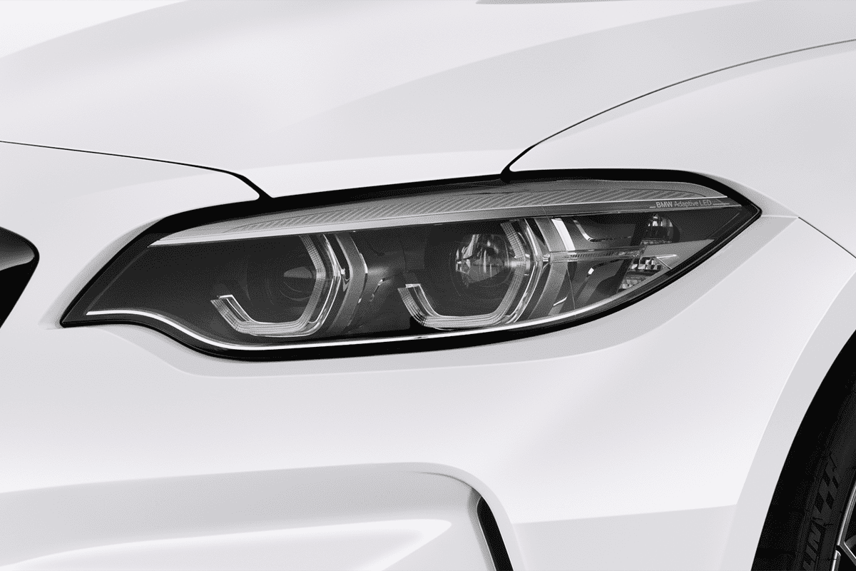 Frontscheinwerfer eines BMW M2 Competition