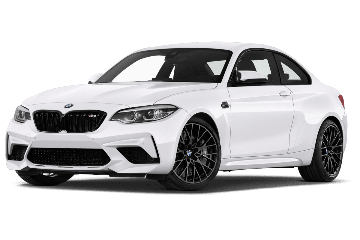 Tiefe, schräge Heckansicht eines BMW M2 Competition, freigestellt