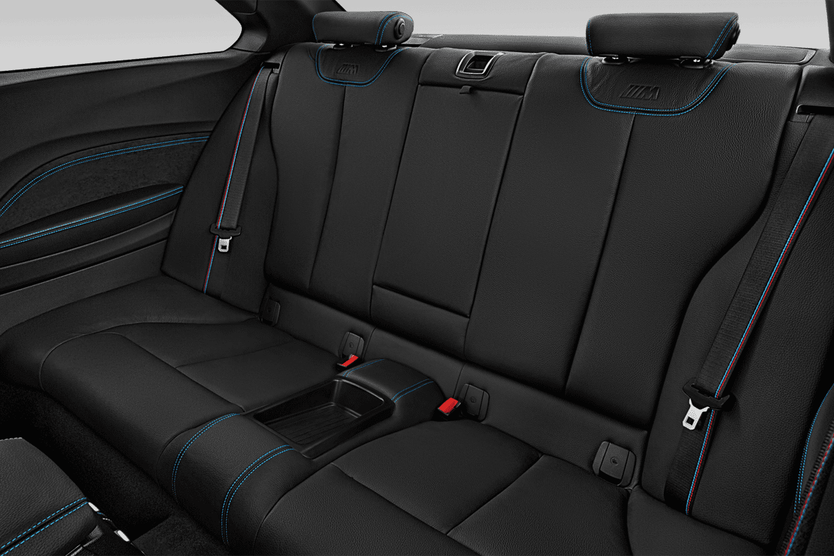 Rücksitzbank eines BMW M2 Competition
