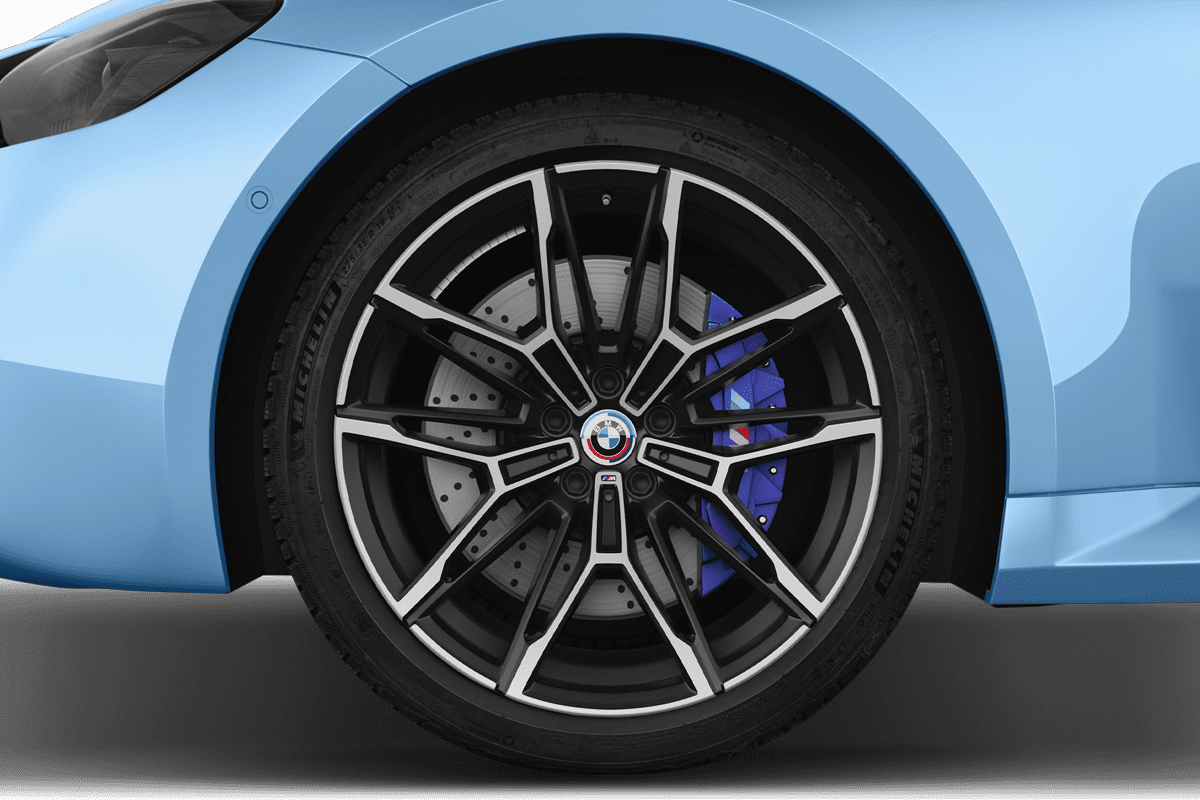 Radkappe oder Felge eines BMW M2 Coupé 