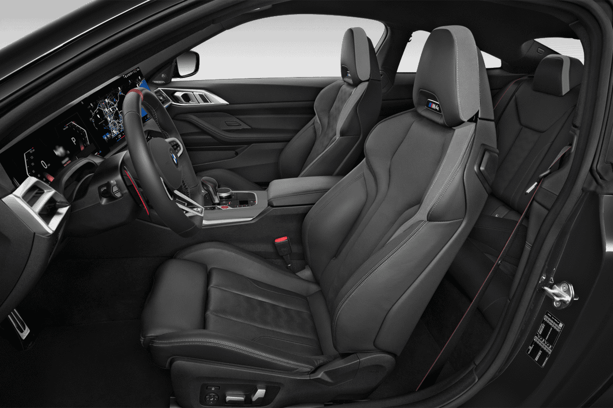 Vordersitze eines BMW M4 Coupé