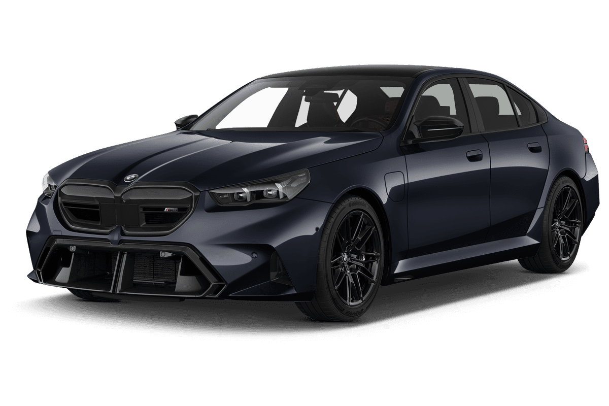 Schräge Frontansicht eines BMW 5er-Reihe, freigestellt